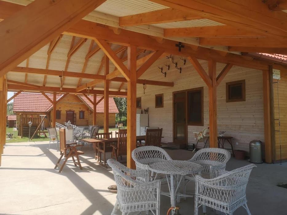Apartament Tomajor Vendeghazak Tiszaeszlar Zewnętrze zdjęcie