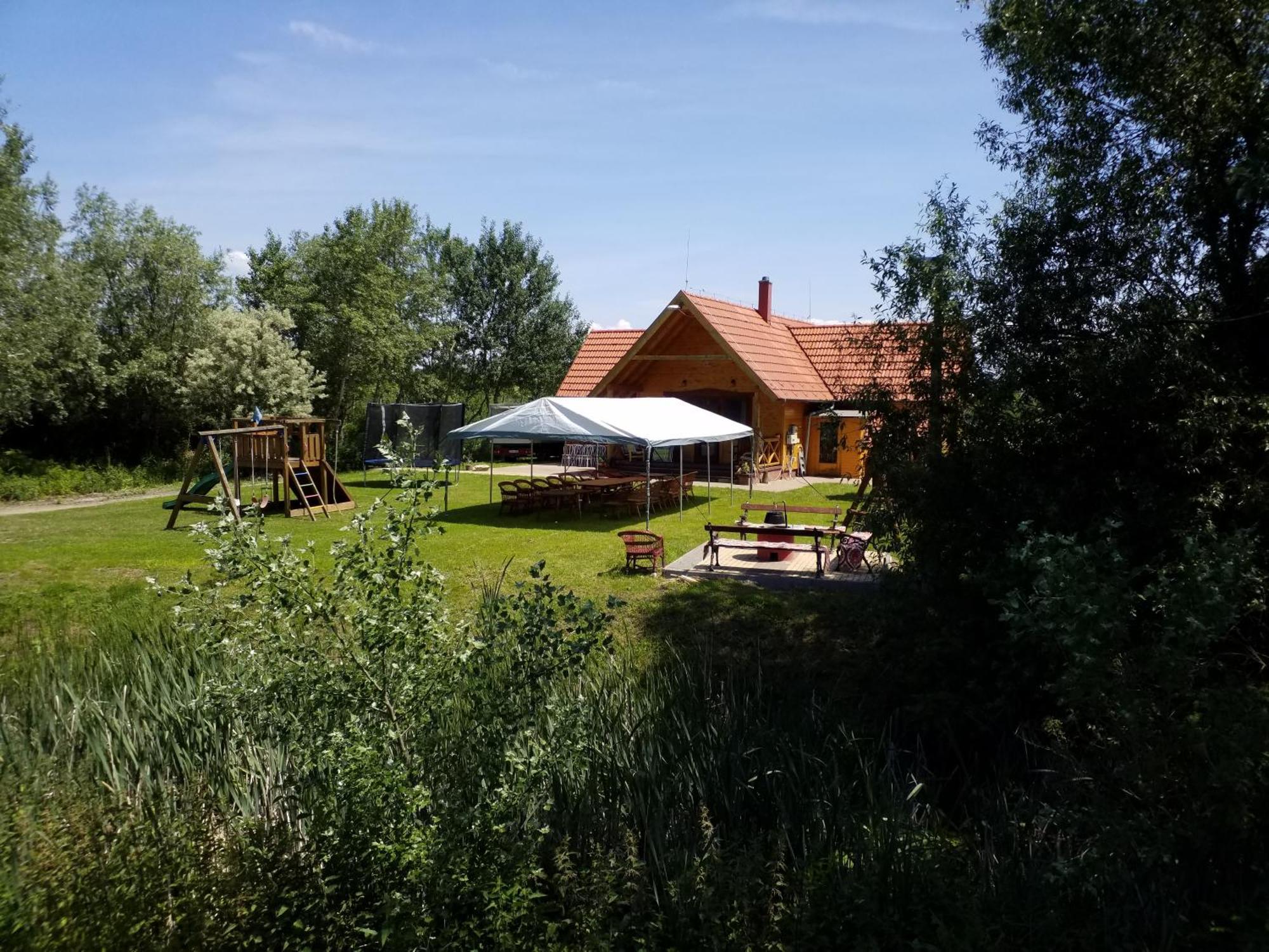 Apartament Tomajor Vendeghazak Tiszaeszlar Zewnętrze zdjęcie